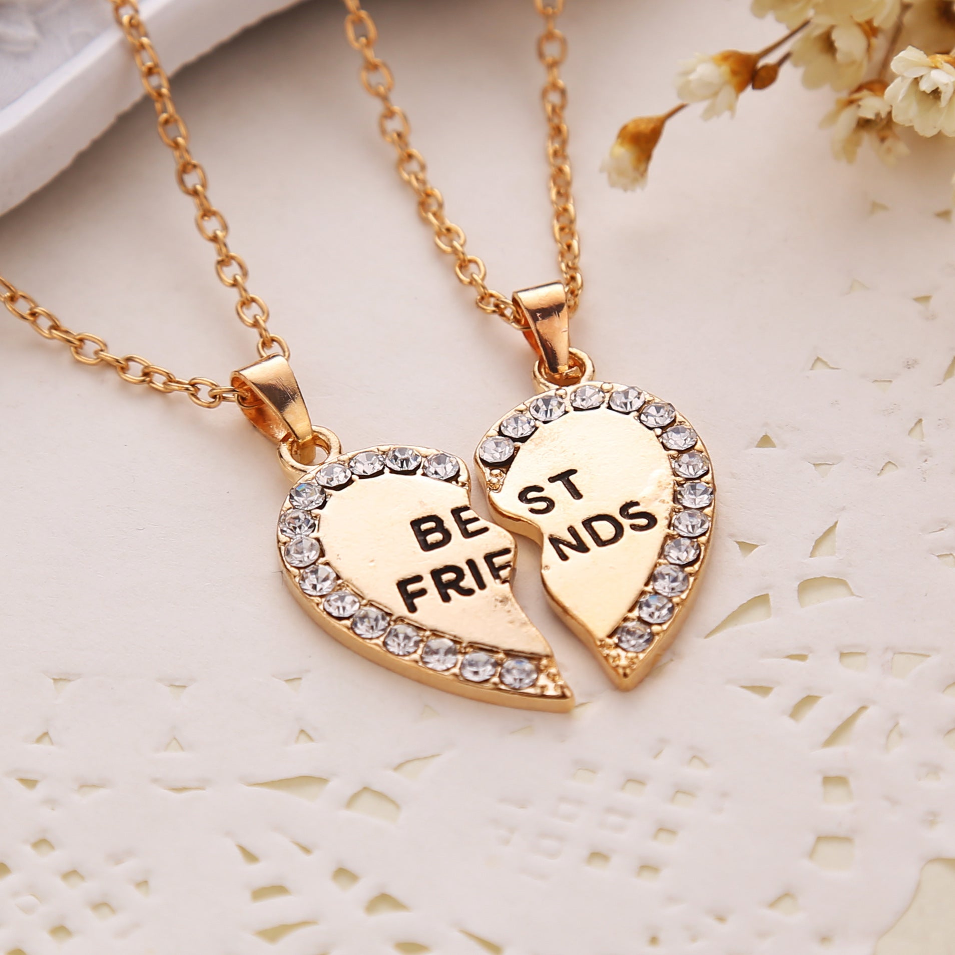 SHUANGR 2pcs Charming Splice Heart Pendant Best Friend Letter Necklace Women Gifts 2 Color Choose Jewelry